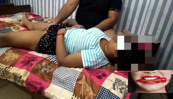 mulheres tirando a roupa e ficando nua